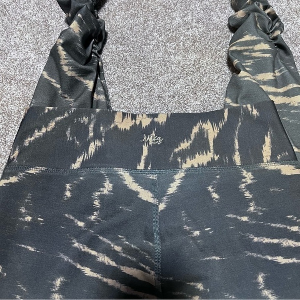 Mika Women’s yoga foot wrap dance leggings - Picture 4 of 7
